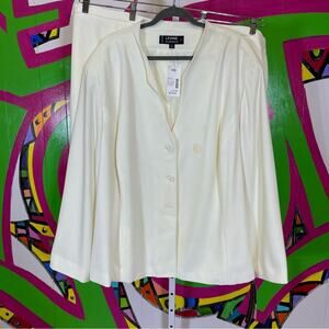 NWT, Levine Classics 3 Piece Set. Jacket Skirt and Pants. Size 34W. Minor Stains